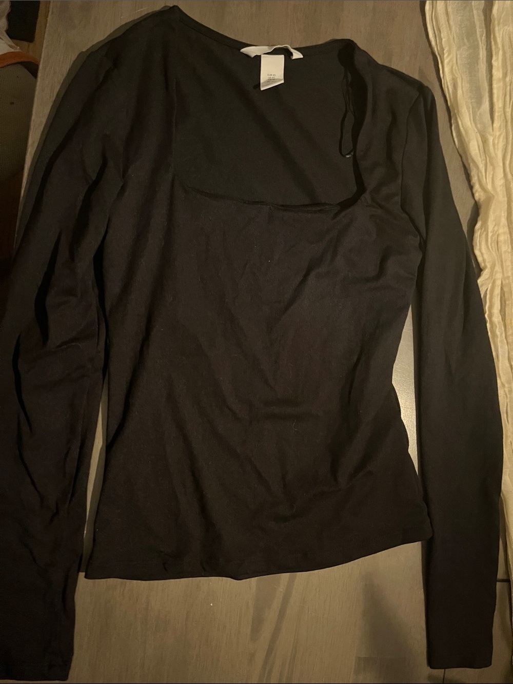 H&M Black Long-Sleeve Women's Tee